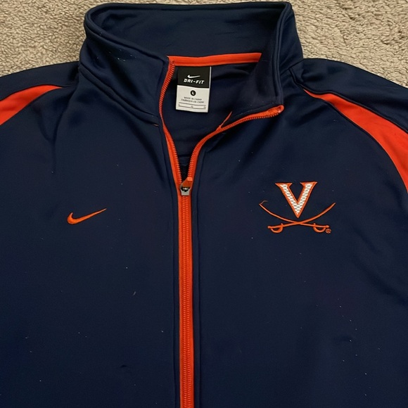 Nike UVA Tech - Picture 3 of 5